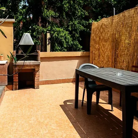 Apartamento Elegant House In The Heart Of With A Terrace