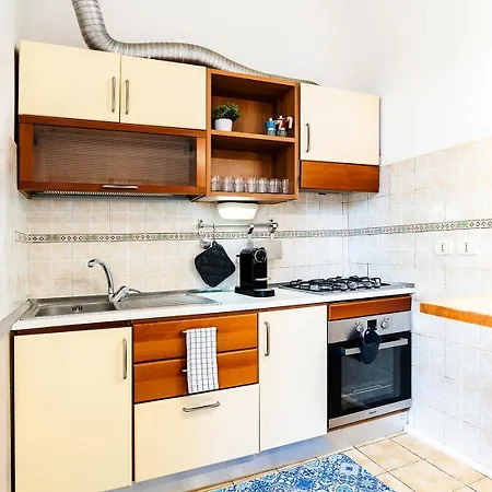 Elegant House In The Heart Of With A Terrace Lägenhet *